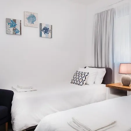 Penthouse Apartment 2 Bedrooms Paradise Beach Front *